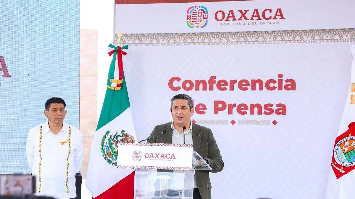 Fiscal de Oaxaca en conferencia de prensa